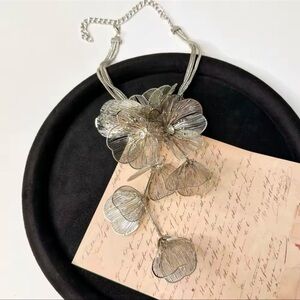 Zara Kate Middleton Famous Cascading Floral Necklace